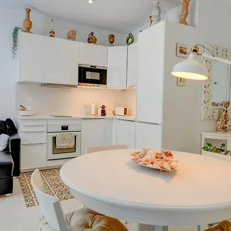 Apartment Bartomeu Blanc By Hello Homes Sitges